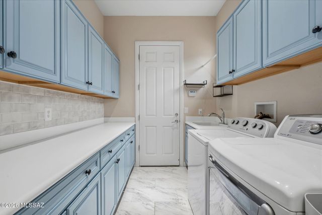 1220 W Calabria Court, Oro Valley, AZ 85755