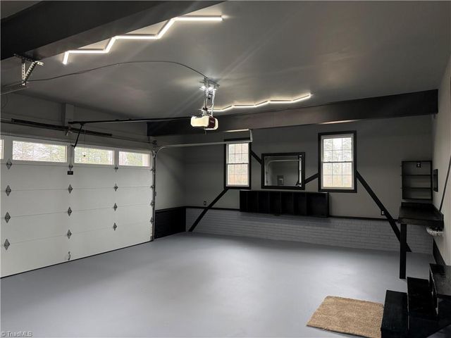 484 Rural Retreat Road, Winston-salem, NC 27107