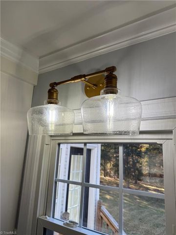 484 Rural Retreat Road, Winston-salem, NC 27107