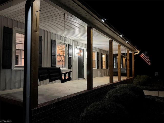 484 Rural Retreat Road, Winston-salem, NC 27107