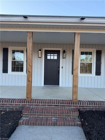 484 Rural Retreat Road, Winston-salem, NC 27107