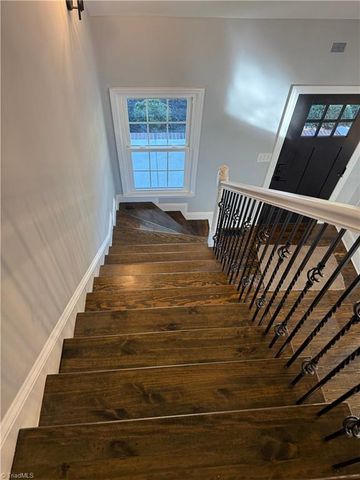 484 Rural Retreat Road, Winston-salem, NC 27107