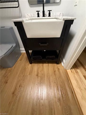 484 Rural Retreat Road, Winston-salem, NC 27107