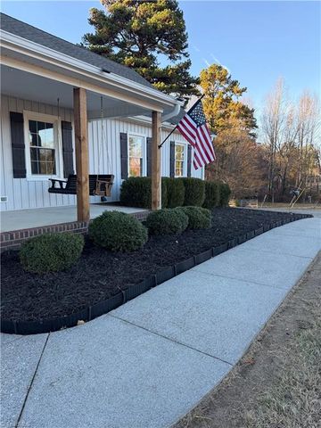 484 Rural Retreat Road, Winston-salem, NC 27107