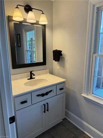 484 Rural Retreat Road, Winston-salem, NC 27107