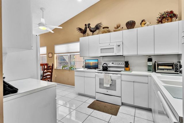 9589 Shadybrook Drive 201, Boynton Beach, FL 33437