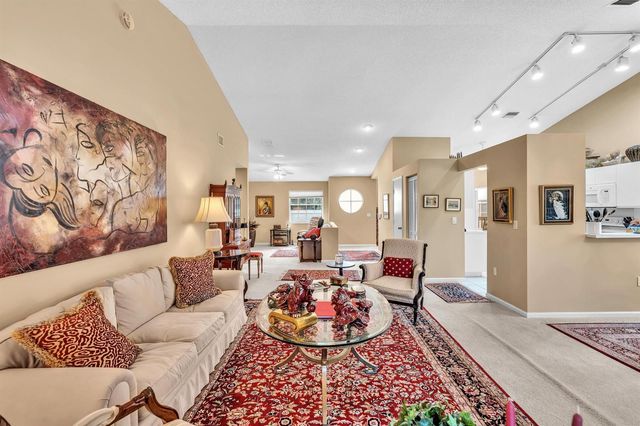 9589 Shadybrook Drive 201, Boynton Beach, FL 33437