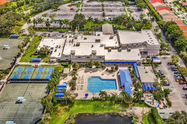 9589 Shadybrook Drive 201, Boynton Beach, FL 33437