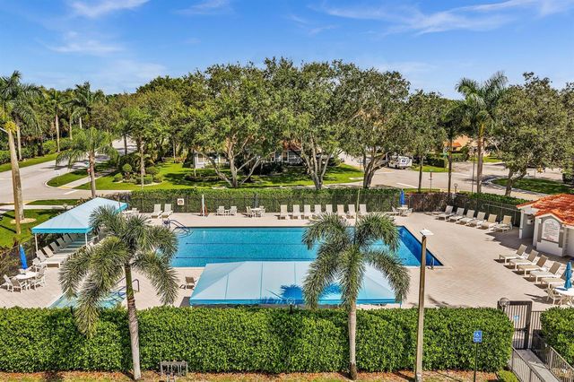 9589 Shadybrook Drive 201, Boynton Beach, FL 33437