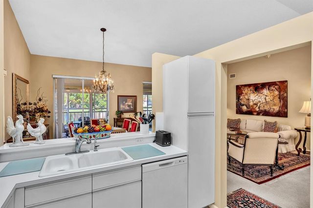 9589 Shadybrook Drive 201, Boynton Beach, FL 33437