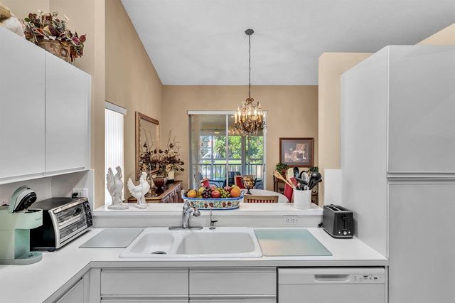 9589 Shadybrook Drive 201, Boynton Beach, FL 33437