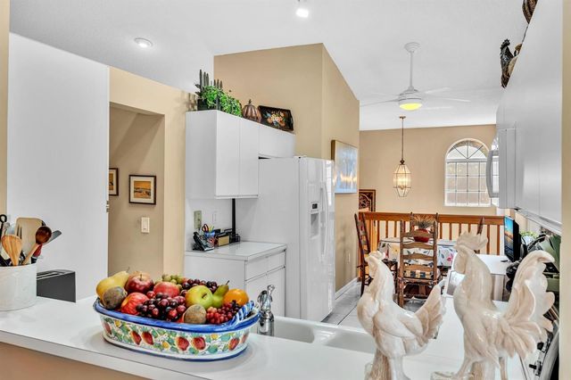 9589 Shadybrook Drive 201, Boynton Beach, FL 33437