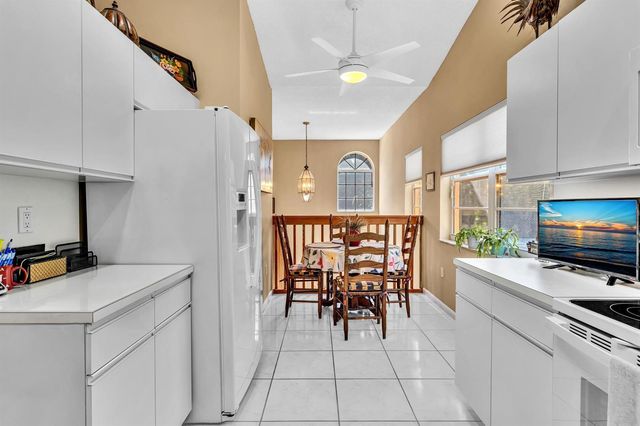 9589 Shadybrook Drive 201, Boynton Beach, FL 33437