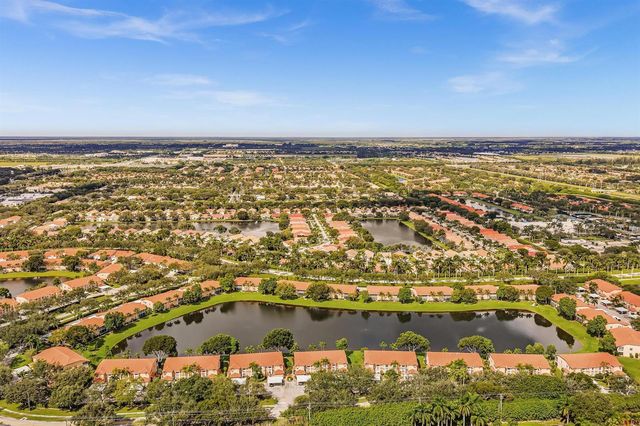 9589 Shadybrook Drive 201, Boynton Beach, FL 33437