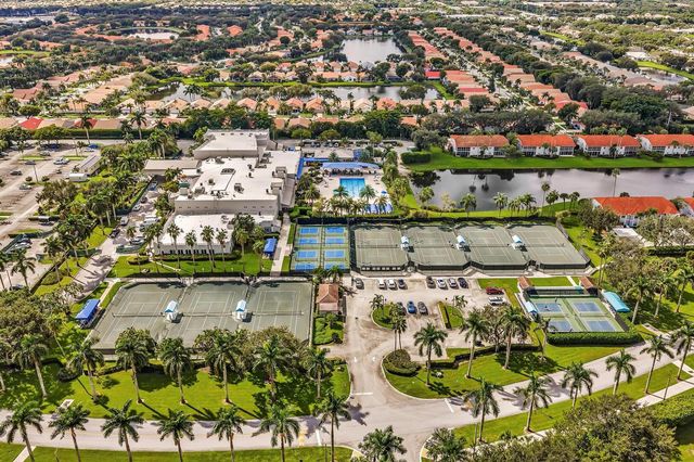 9589 Shadybrook Drive 201, Boynton Beach, FL 33437