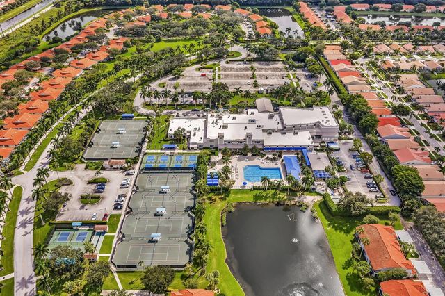 9589 Shadybrook Drive 201, Boynton Beach, FL 33437