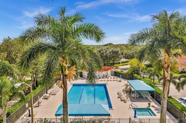 9589 Shadybrook Drive 201, Boynton Beach, FL 33437