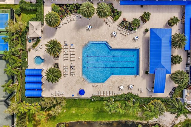 9589 Shadybrook Drive 201, Boynton Beach, FL 33437