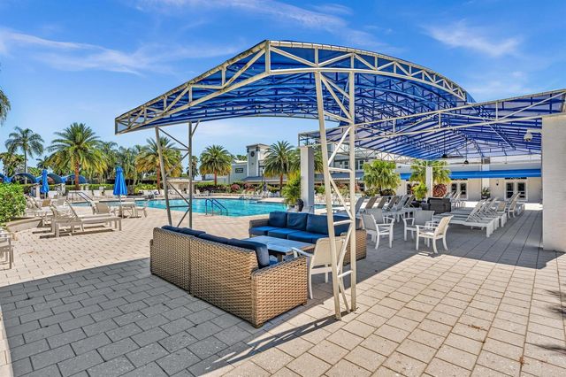 9589 Shadybrook Drive 201, Boynton Beach, FL 33437