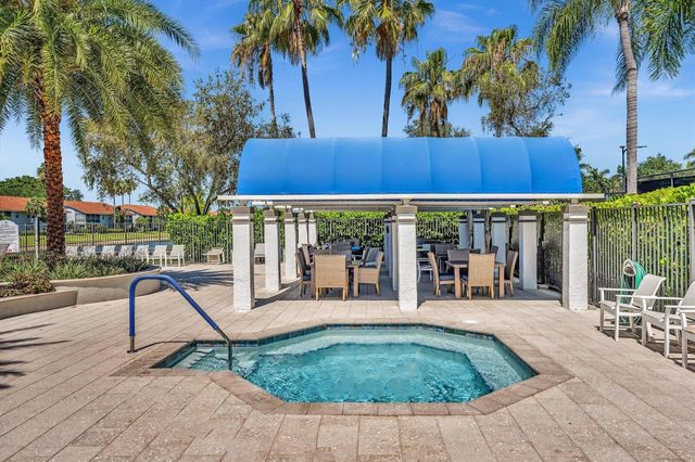 9589 Shadybrook Drive 201, Boynton Beach, FL 33437