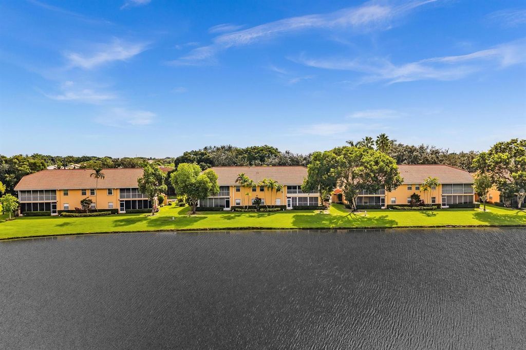 9589 Shadybrook Drive 201, Boynton Beach, FL 33437
