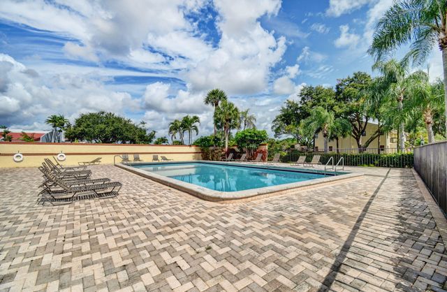 21943 REMSEN Terrace 207, Boca Raton, FL 33433