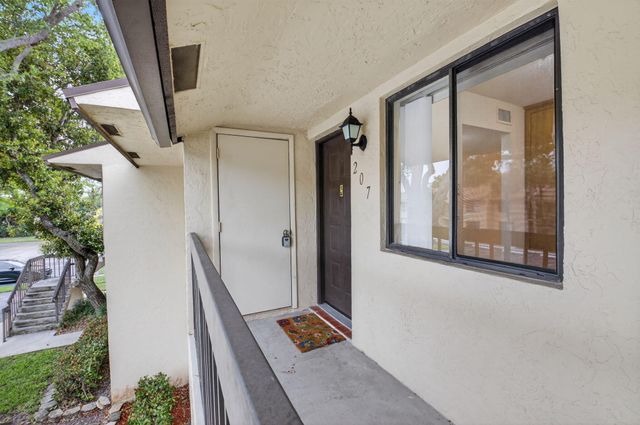 21943 REMSEN Terrace 207, Boca Raton, FL 33433