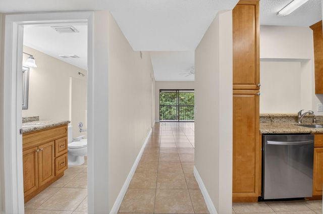 21943 REMSEN Terrace 207, Boca Raton, FL 33433