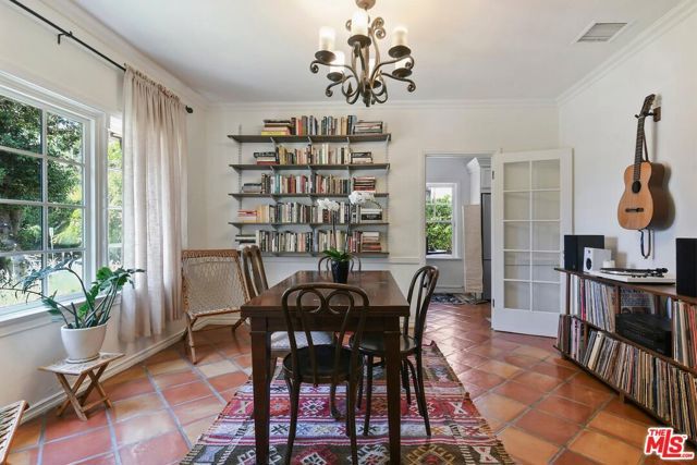 831 E Rio Grande Street, Pasadena, CA 91104