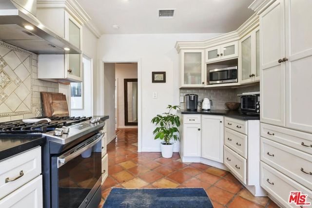 831 E Rio Grande Street, Pasadena, CA 91104