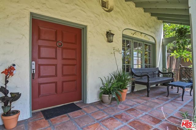 831 E Rio Grande Street, Pasadena, CA 91104