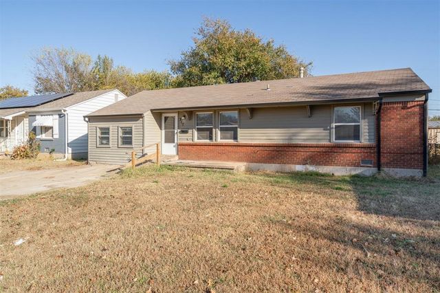 317 E Key Boulevard, Midwest City, OK 73110
