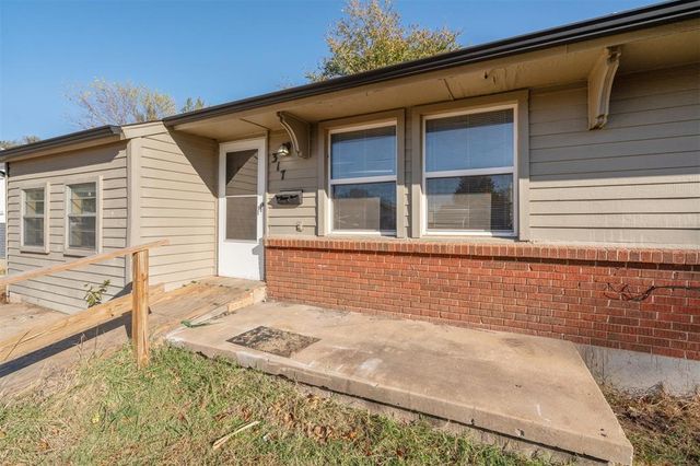 317 E Key Boulevard, Midwest City, OK 73110