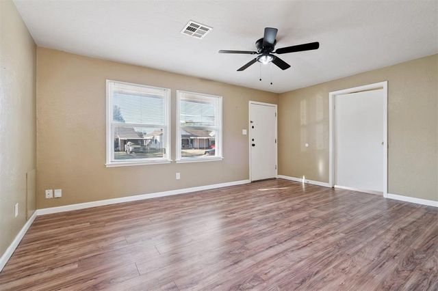 317 E Key Boulevard, Midwest City, OK 73110