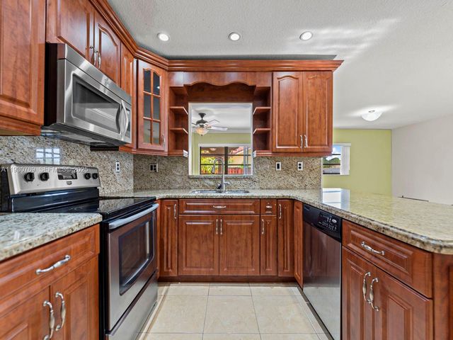 3791 SW 142nd Ave, Miami, FL 33175