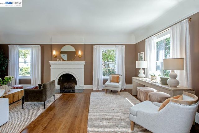 1111 Union St, Alameda, CA 94501
