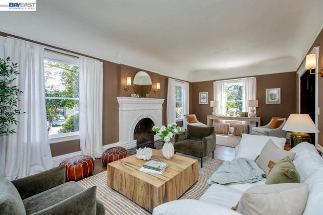 1111 Union St, Alameda, CA 94501