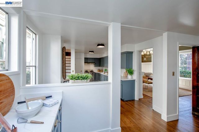 1111 Union St, Alameda, CA 94501