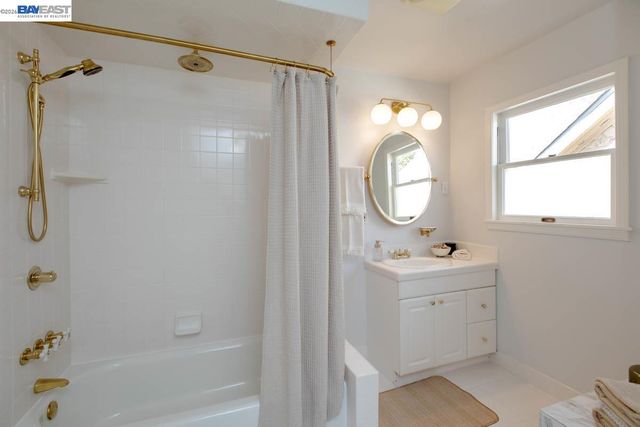 1111 Union St, Alameda, CA 94501