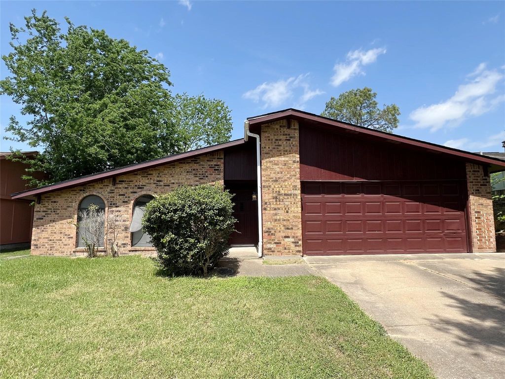 15806 Corsair Road, Houston, TX 77053
