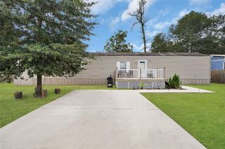 211 Crockett Trace Drive, Conroe, TX 77303