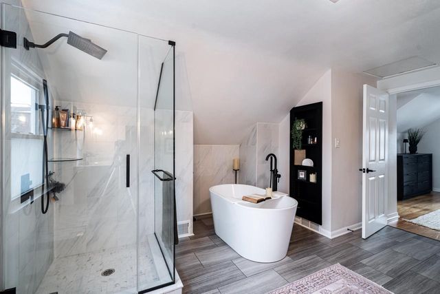 516 N Pleasant View STREET, Wauwatosa, WI 53226