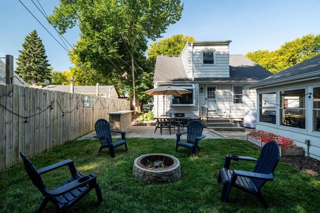 516 N Pleasant View STREET, Wauwatosa, WI 53226