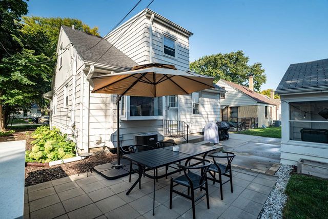 516 N Pleasant View STREET, Wauwatosa, WI 53226