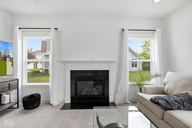 4724 White Willow Way, New Palestine, IN 46163