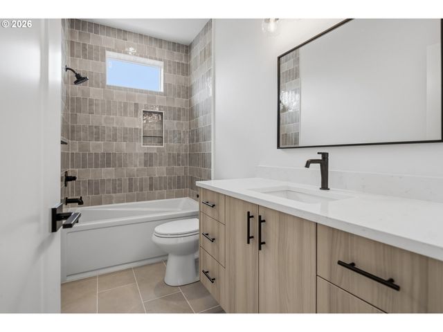 4015 Se 65TH Ave, Portland, OR 97206