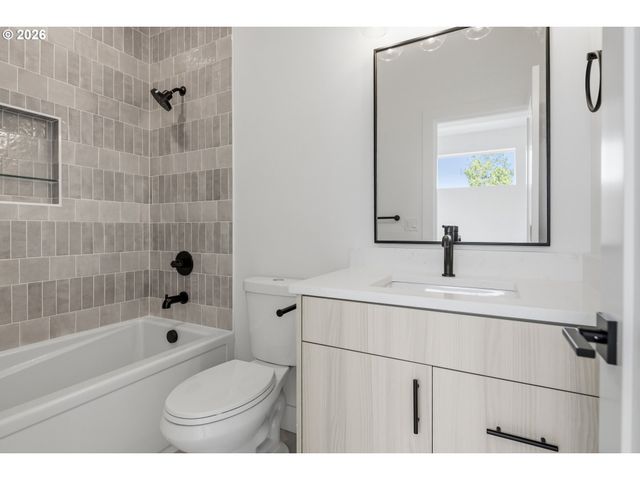 4015 Se 65TH Ave, Portland, OR 97206