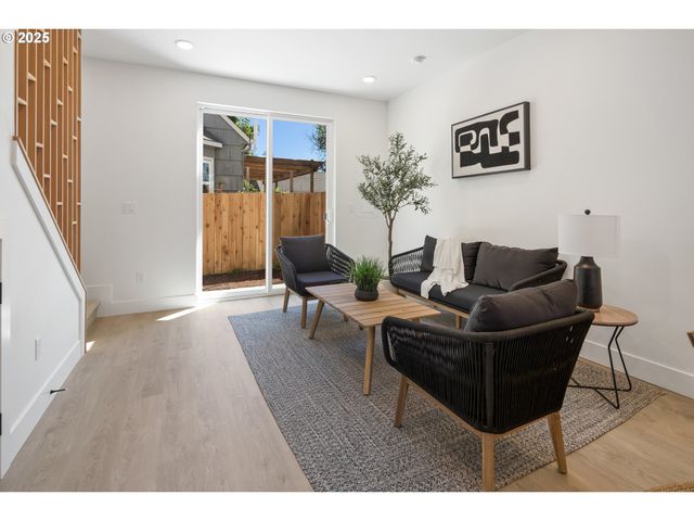 4015 Se 65TH Ave, Portland, OR 97206