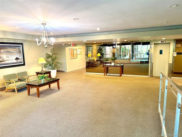 30 South Cole Avenue 2E, Spring Valley, NY 10977