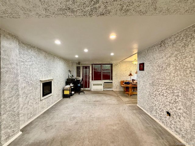 30 South Cole Avenue 2E, Spring Valley, NY 10977